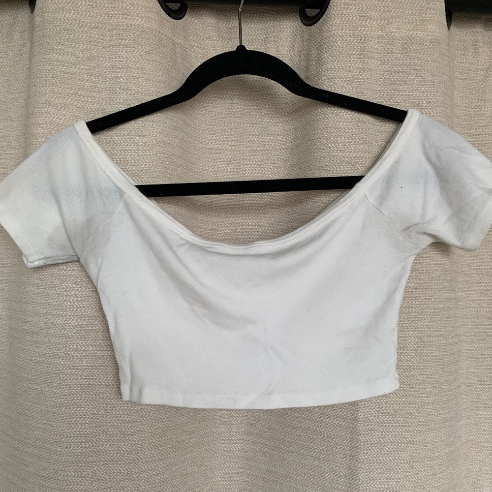 Brandy Melville Cropped Off The Shoulders Top